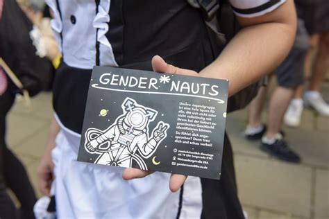 Gender*nauts – ihs